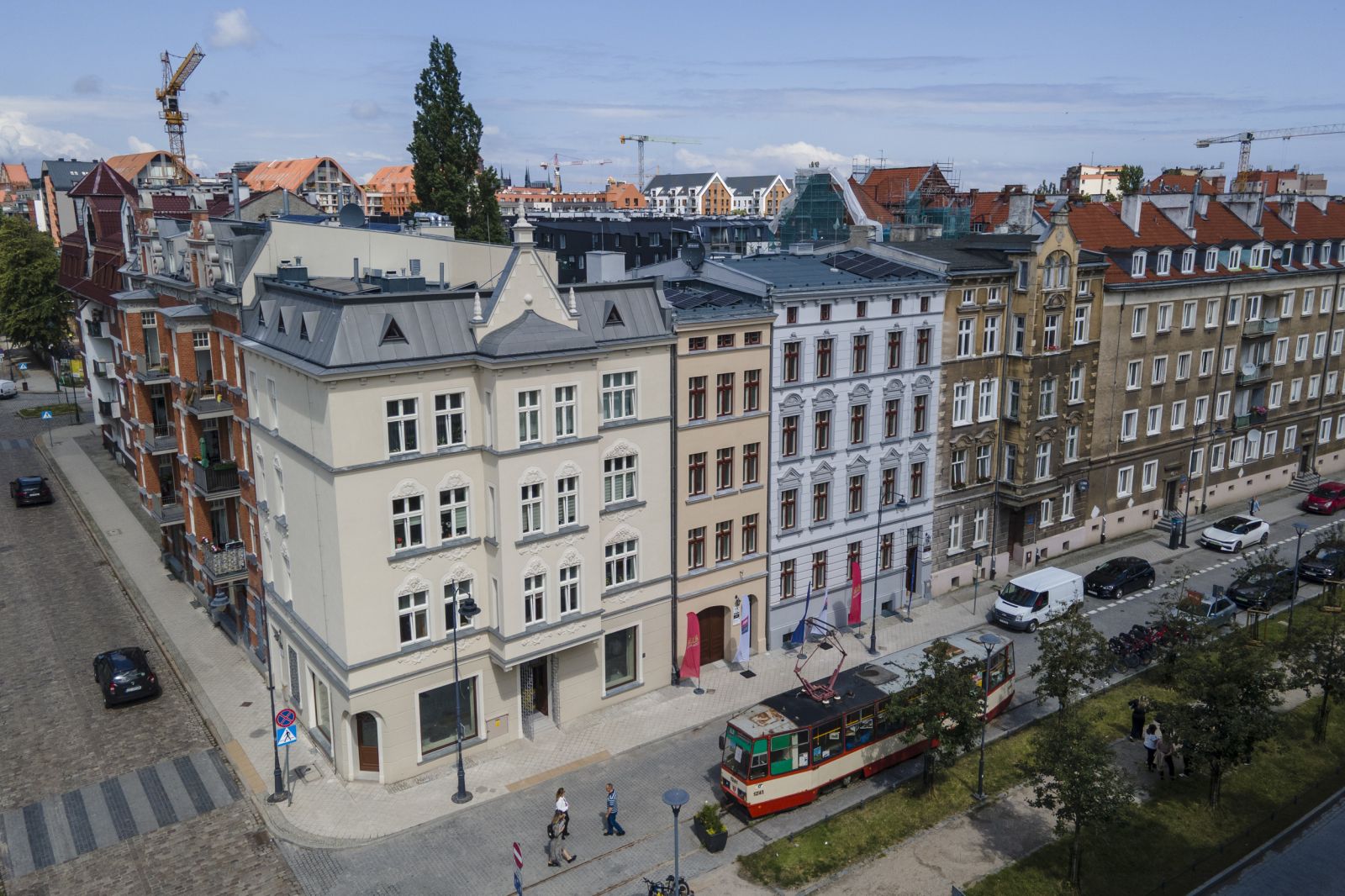 Na zdjęciu wyremontowane kamienice